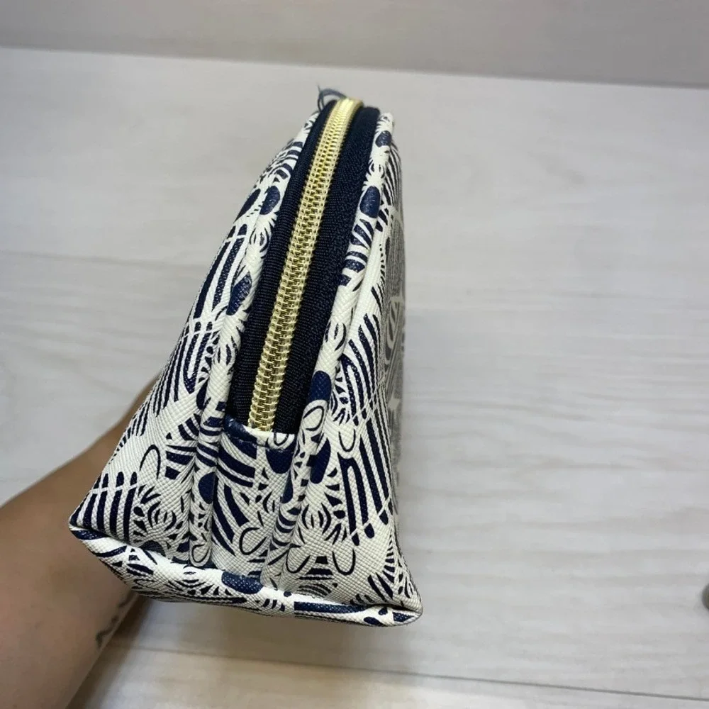 Dabney Lee Womens OS Cosmetic Bag Zebra Print‎ Navy Blue Travel Makeup Pouch NWT